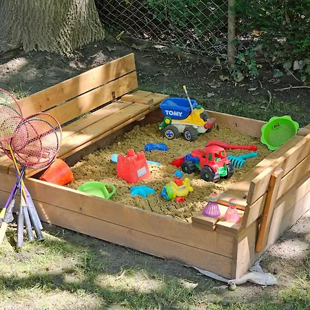 Szilvas 10 度假居